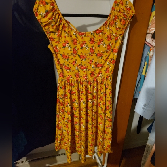 No Boundaries Hi-Low Floral Dress - Picture 4 of 6